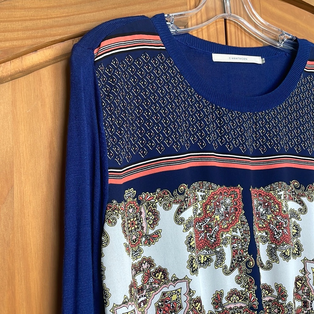 *SOLD* Sweater, Lightweight - Picture 3 of 8